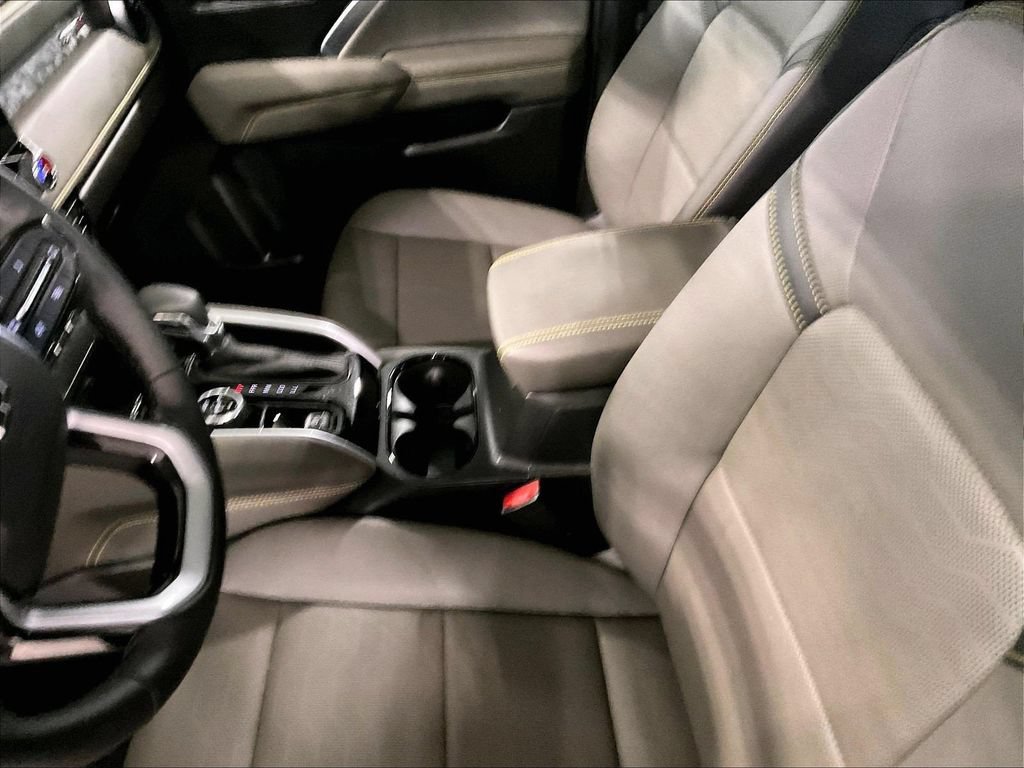 Used 2025 Chevrolet Colorado ZR2 w/ Technology Package AWD/4WD image 20