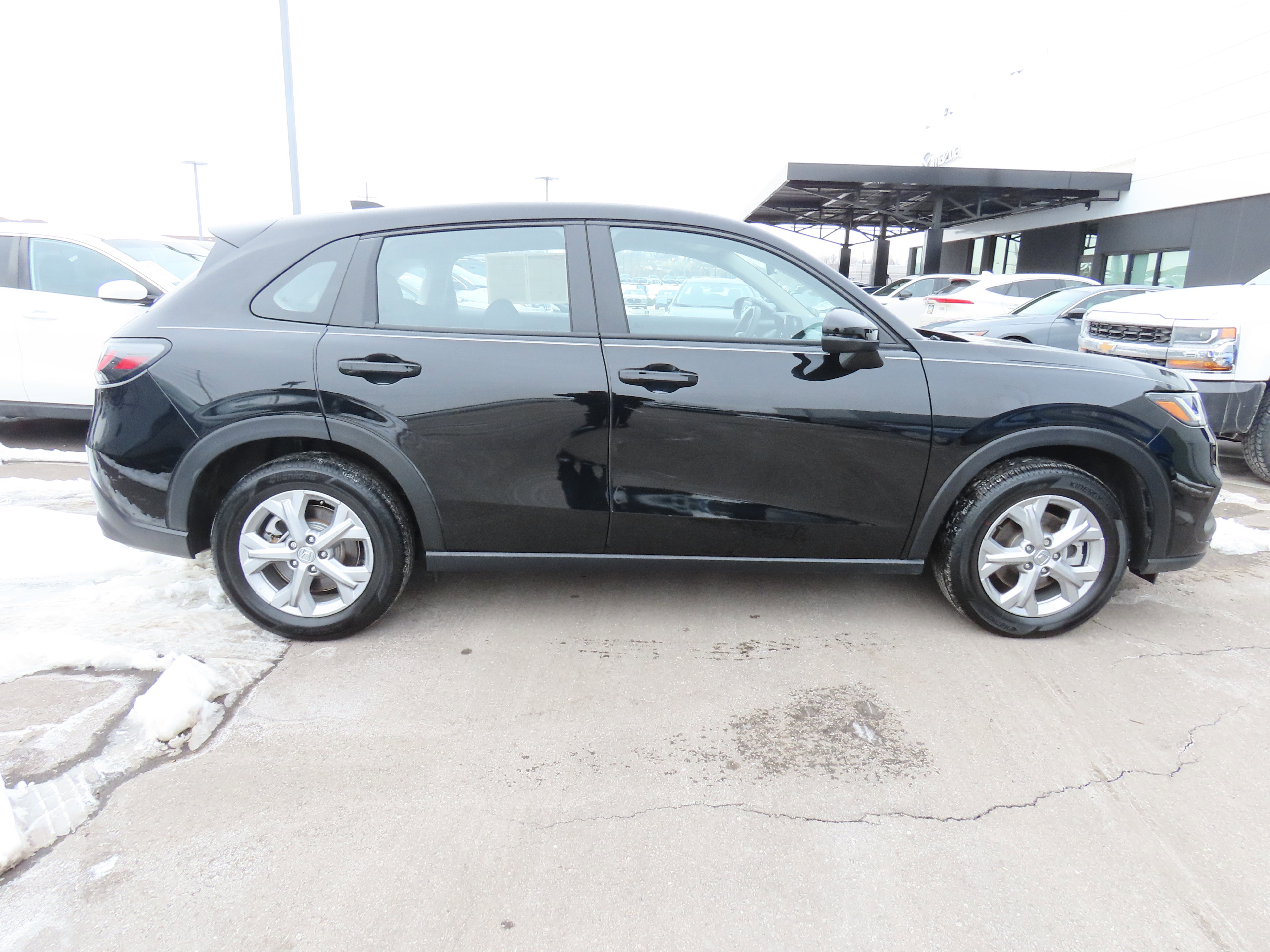 Used 2025 Honda HR-V LX image 9