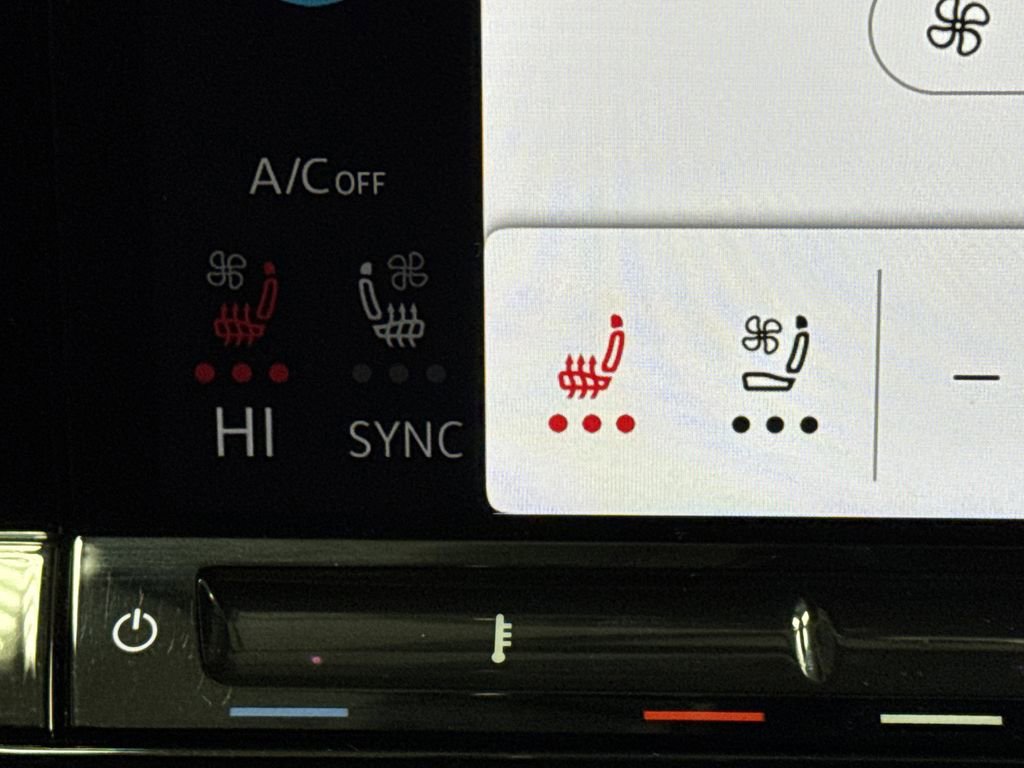 Used 2025 Volkswagen Atlas Cross Sport SE image 7