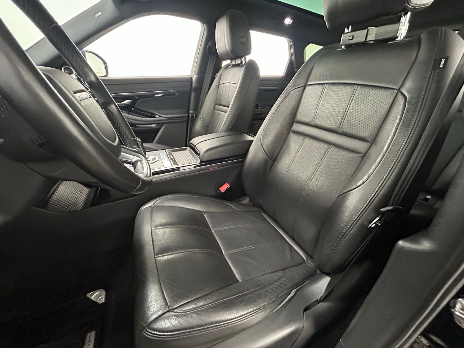 Used 2020 Land Rover Range Rover Evoque SE image 29