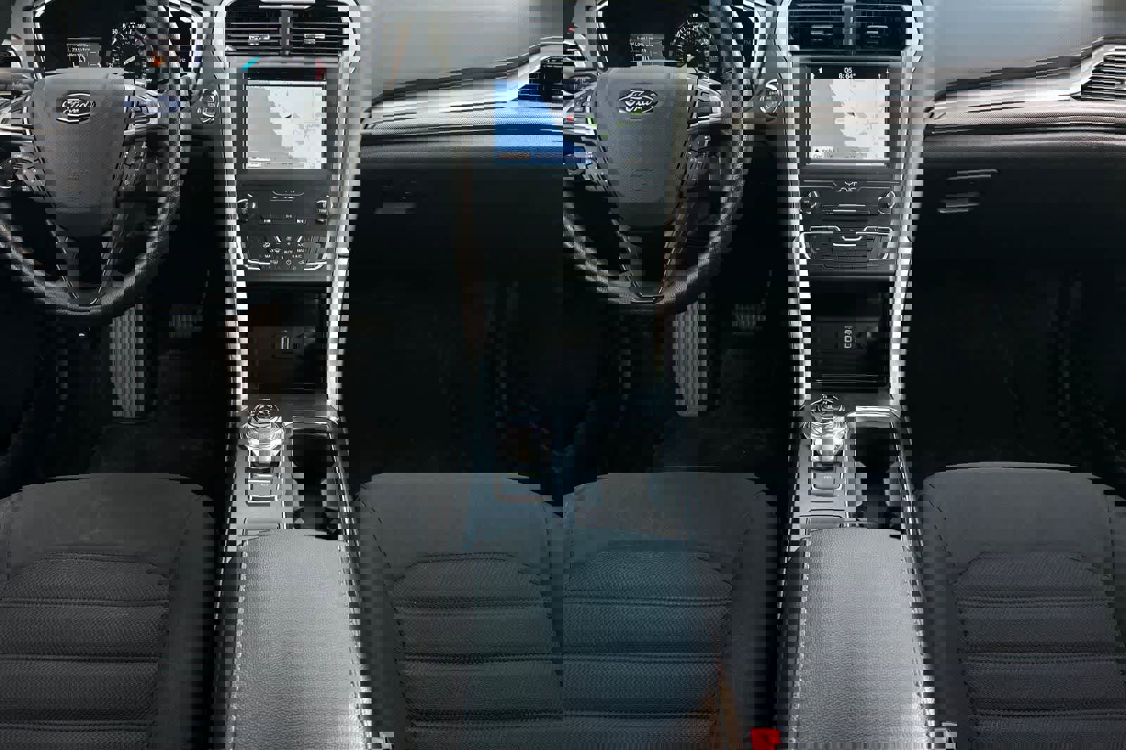 Used 2019 Ford Fusion SE image 4