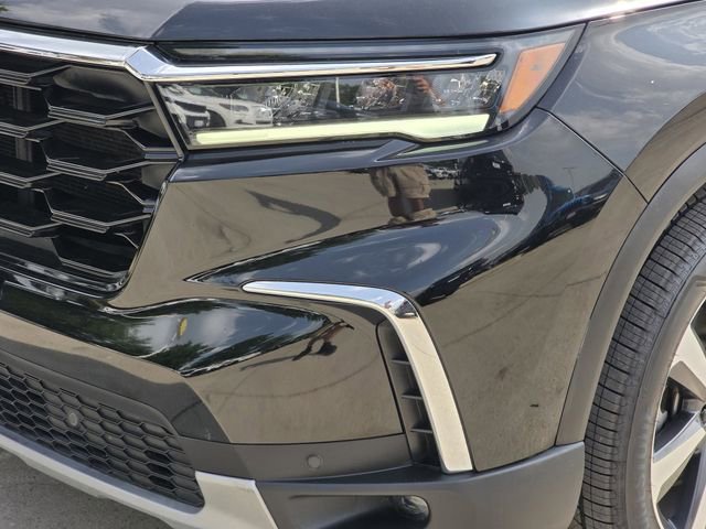Used 2025 Honda Pilot Touring image 7