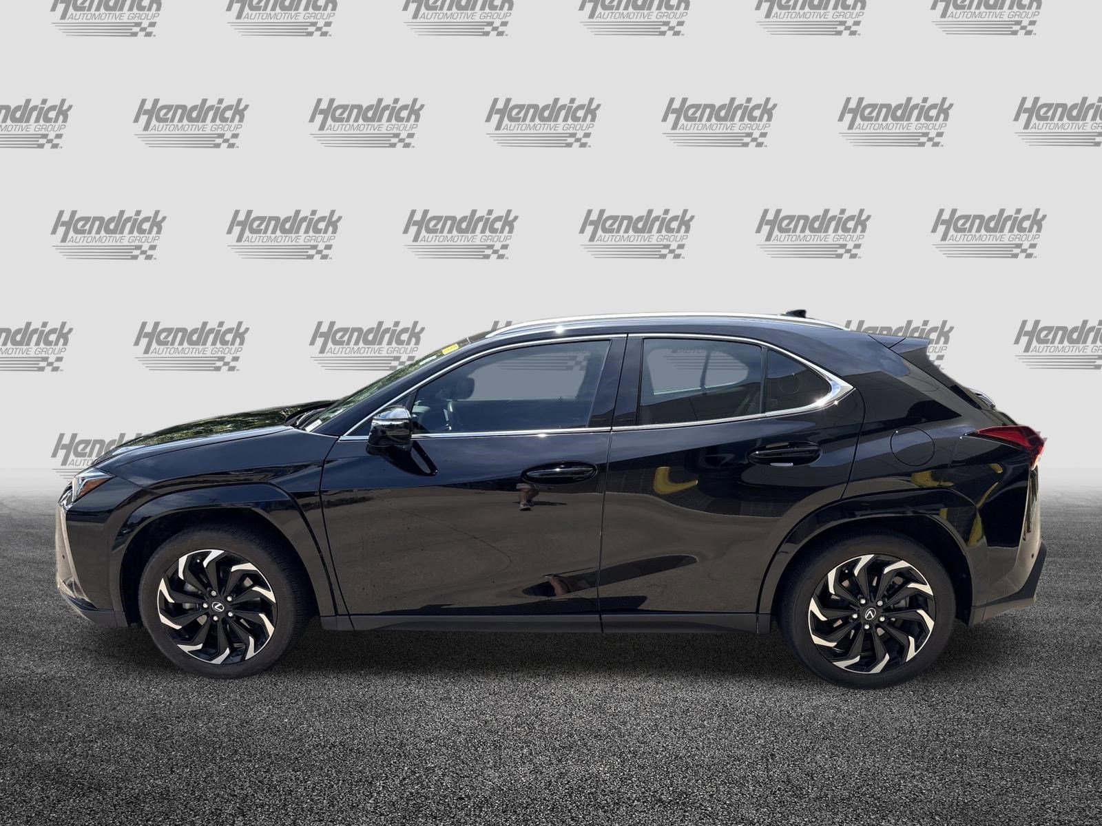 Used 2023 Lexus UX 250h AWD w/ Premium Package image 7