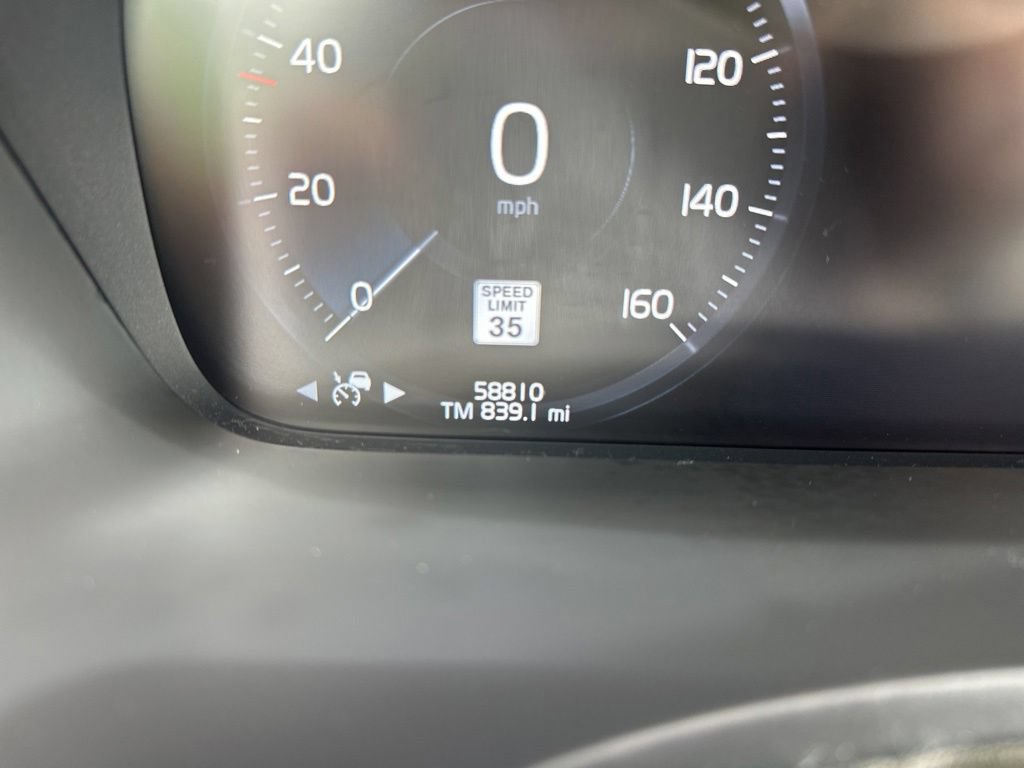Used 2021 Volvo XC90 T6 Momentum w/ Climate Package AWD/4WD image 27