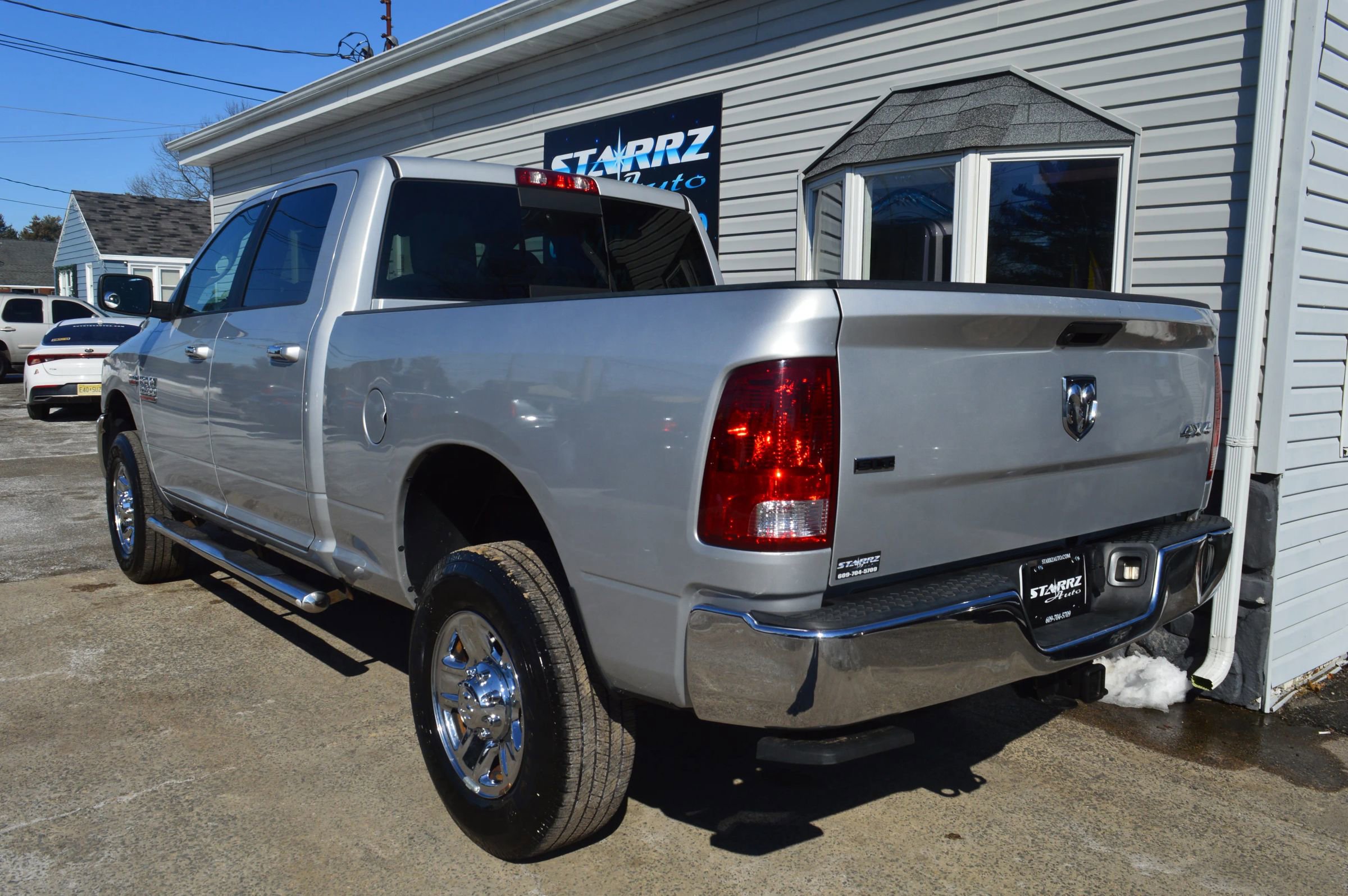 Used 2017 RAM 2500 SLT image 3