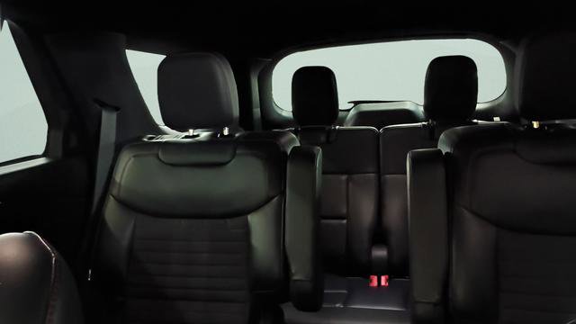 Used 2025 Ford Explorer ST-Line image 19