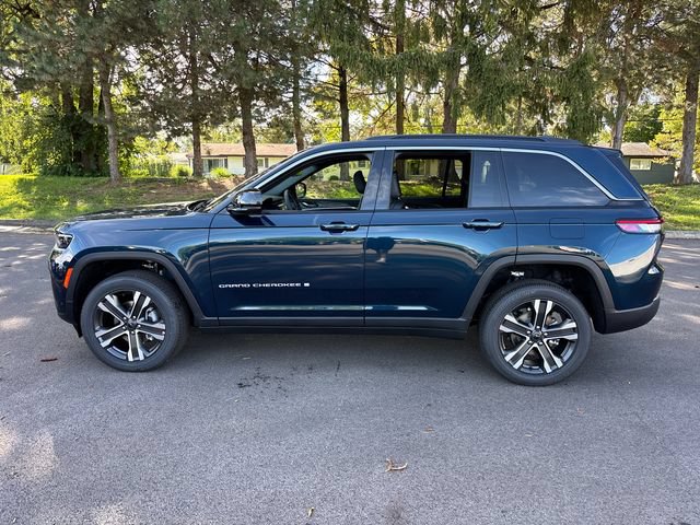 New 2027 Jeep Grand Cherokee Limited w/ Technology Group II AWD/4WD image 3