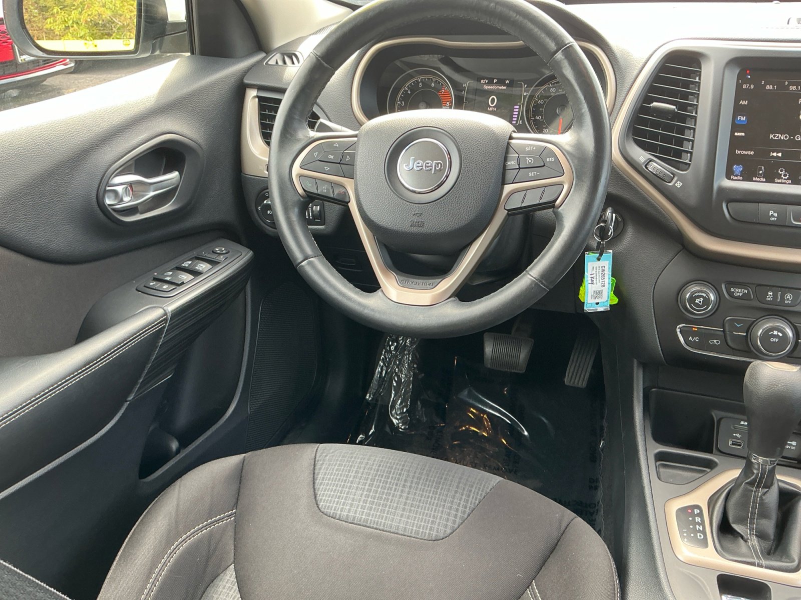 Used 2016 Jeep Cherokee Latitude w/ Safety/Convenience Group FWD image 14