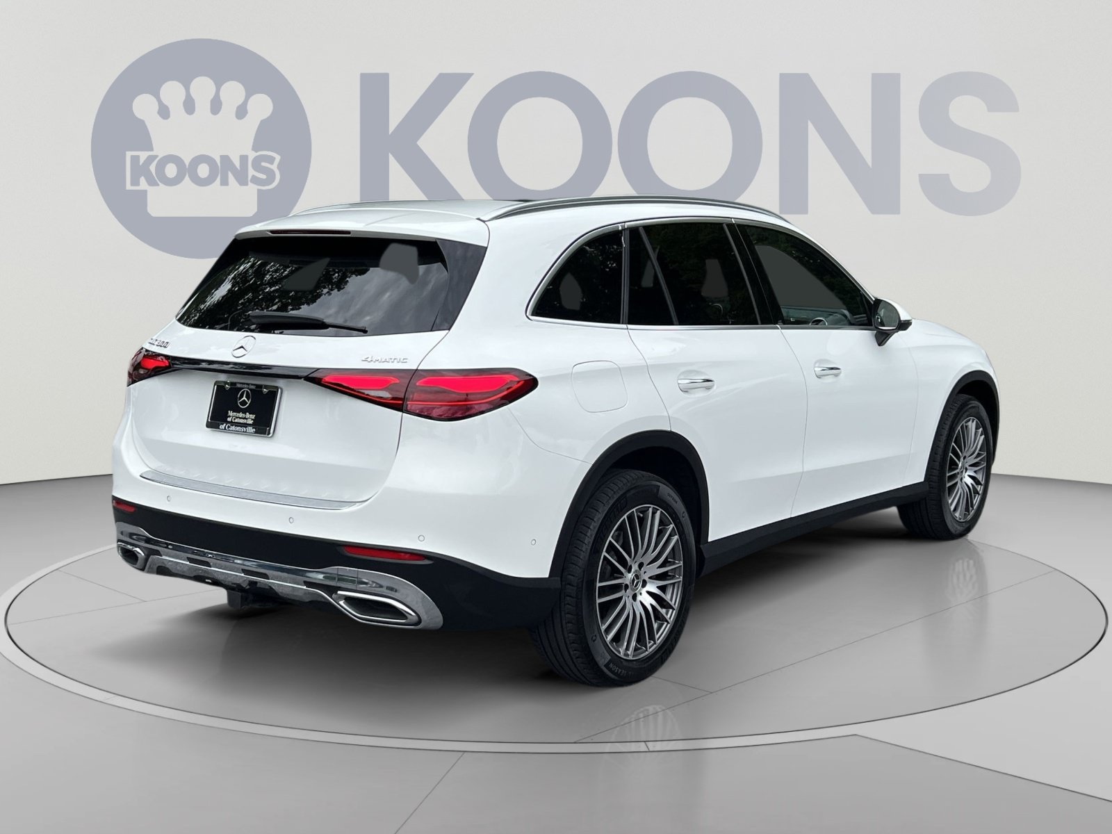 Used 2024 Mercedes-Benz GLC 300 4MATIC image 11