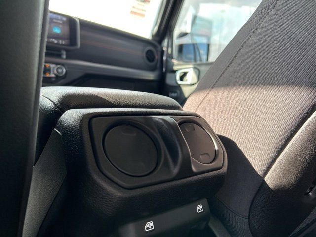 Used 2024 Jeep Gladiator Mojave w/ Convenience Group image 38
