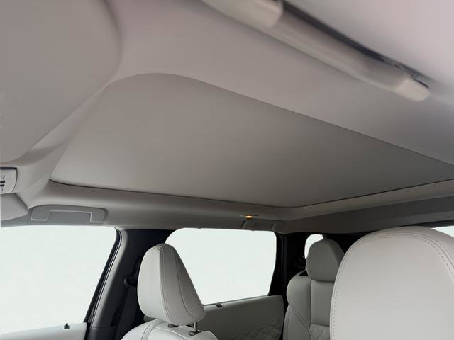 New 2025 Mitsubishi Outlander SEL image 15