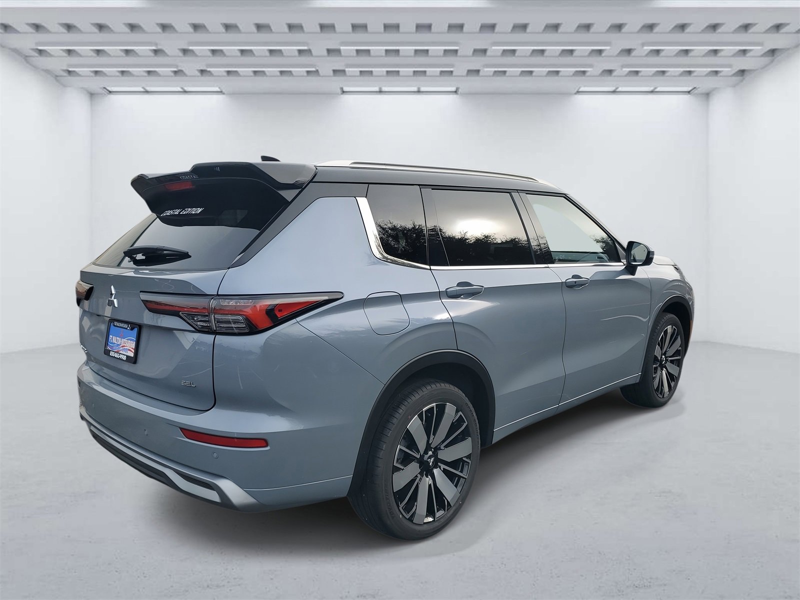 New 2026 Mitsubishi Outlander SEL image 4