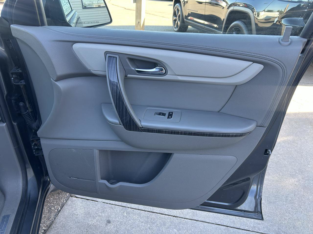 Used 2013 Chevrolet Traverse LTZ AWD/4WD image 17