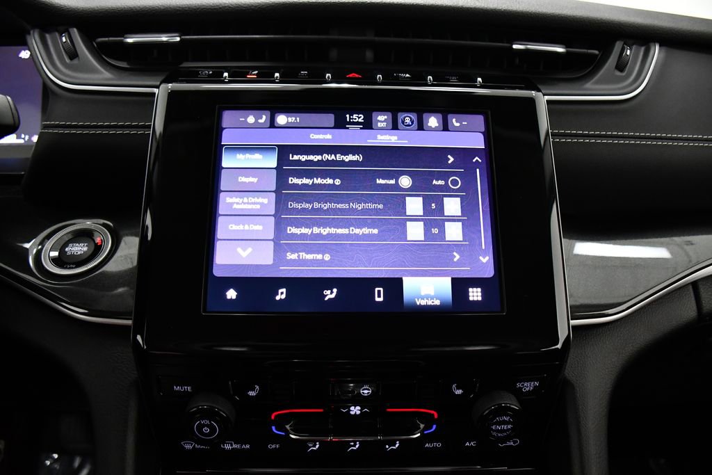 Used 2022 Jeep Grand Cherokee Laredo w/ Luxury Tech Group I image 12