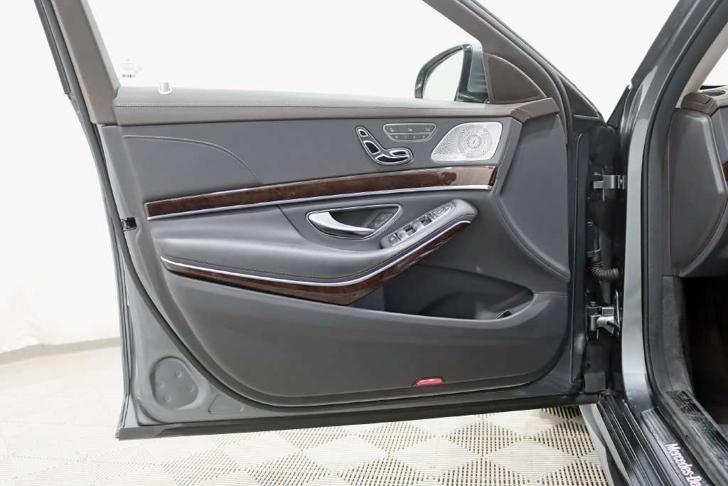 Used 2019 Mercedes-Benz S 560 4MATIC Sedan image 38