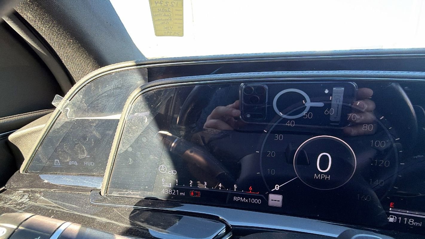 Used 2024 Cadillac Escalade ESV Sport w/ Touring Package image 36