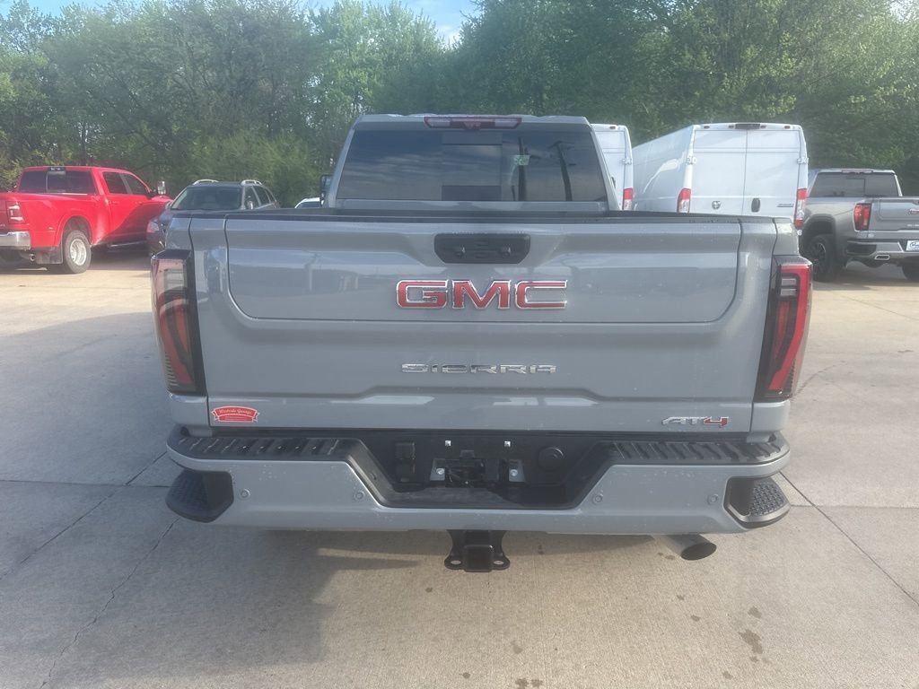 Used 2025 GMC Sierra 2500 AT4 w/ AT4 Premium Plus Package AWD/4WD image 7