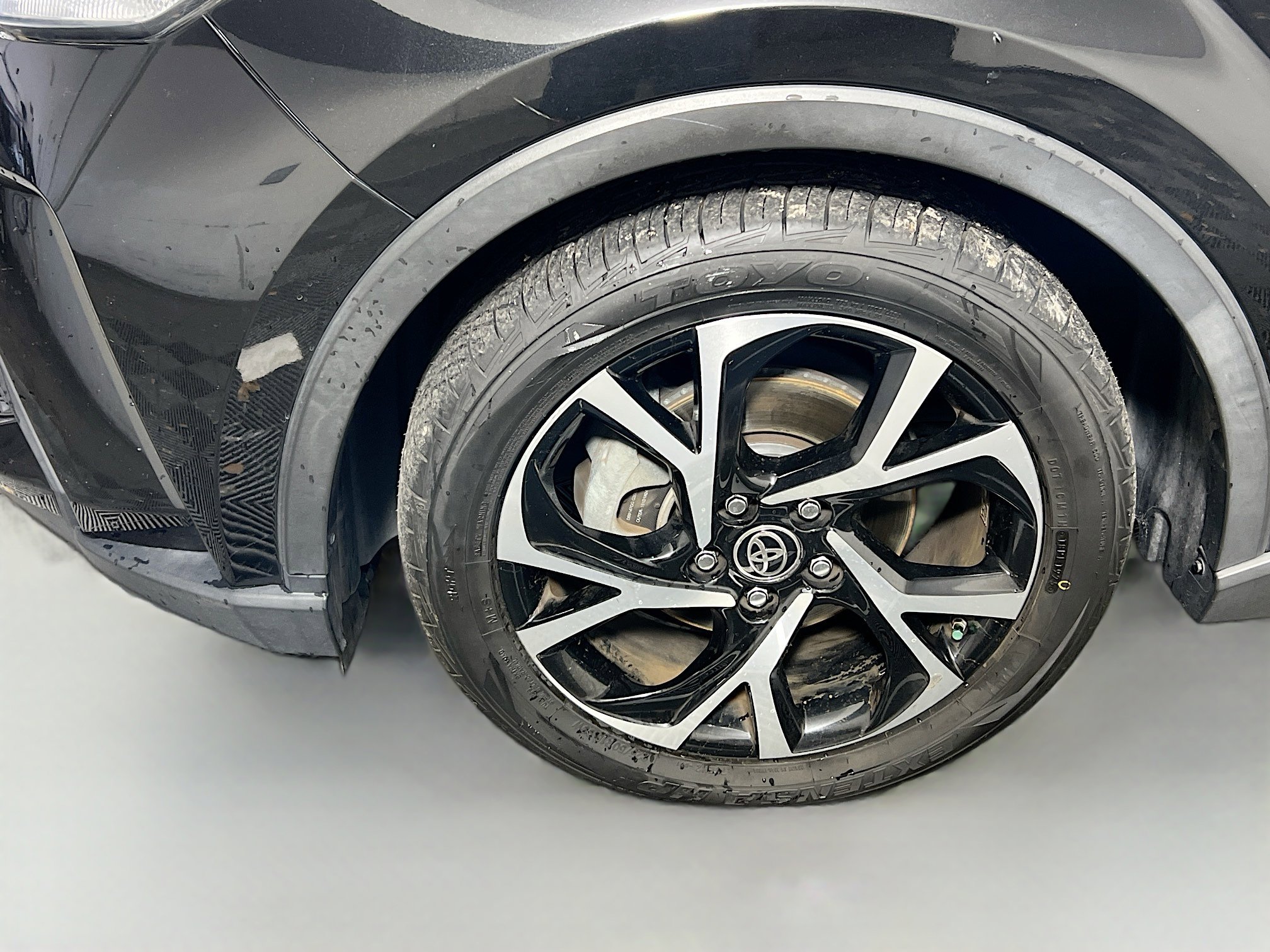 Used 2020 Toyota C-HR XLE image 13