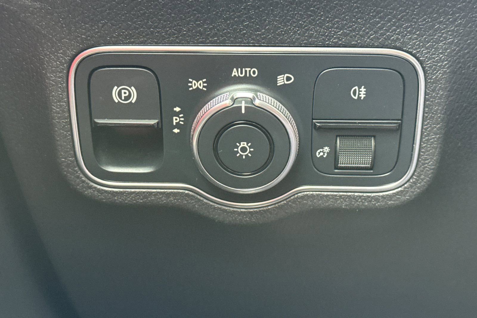 Certified 2022 Mercedes-Benz GLB 35 AMG GLB 35 AMG image 33