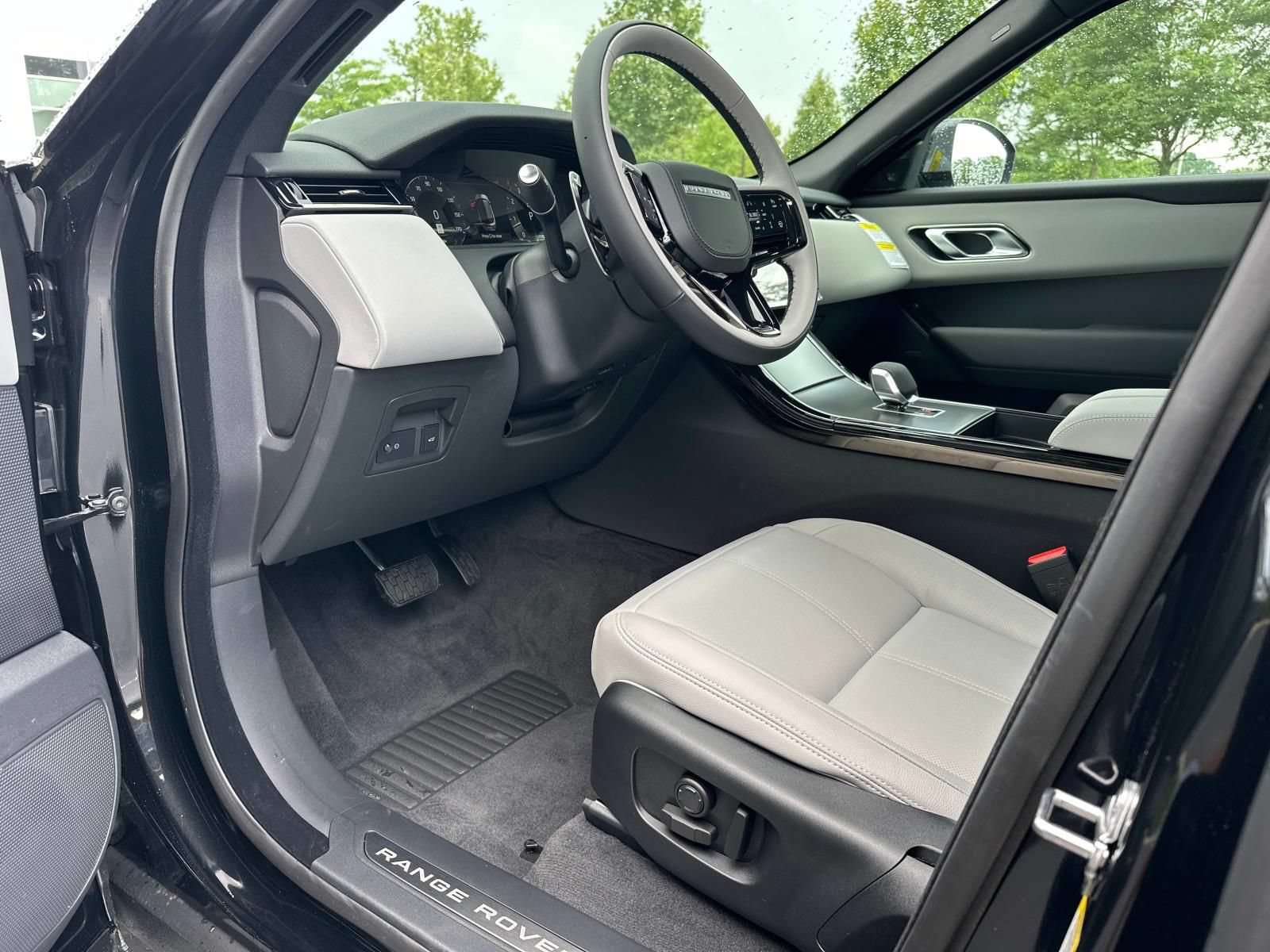 New 2026 Land Rover Range Rover Velar S AWD/4WD image 11