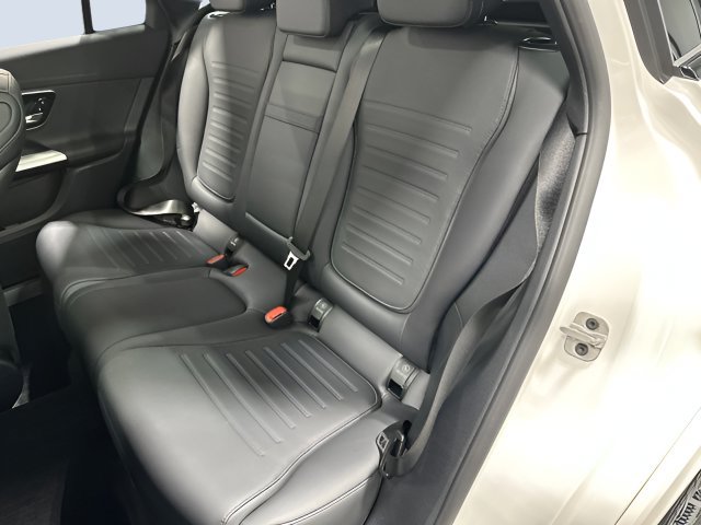 Used 2026 Mercedes-Benz GLC 300 4MATIC image 31