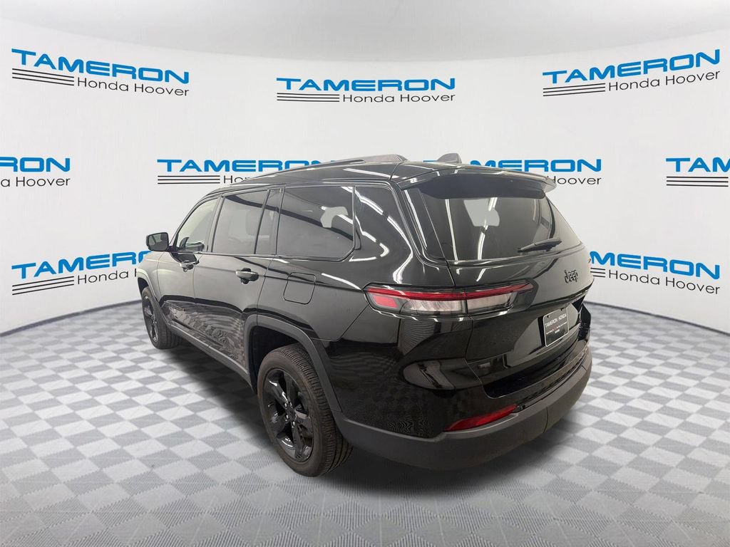 Used 2023 Jeep Grand Cherokee L Laredo RWD image 3