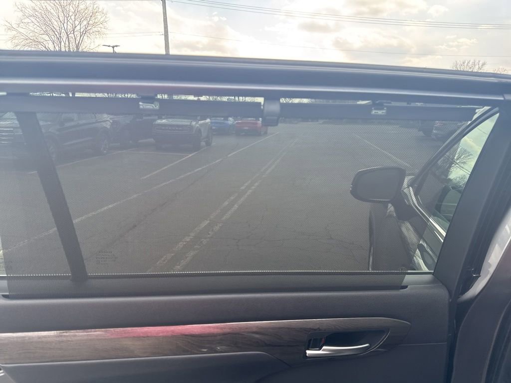 Used 2023 Toyota Highlander Platinum image 32