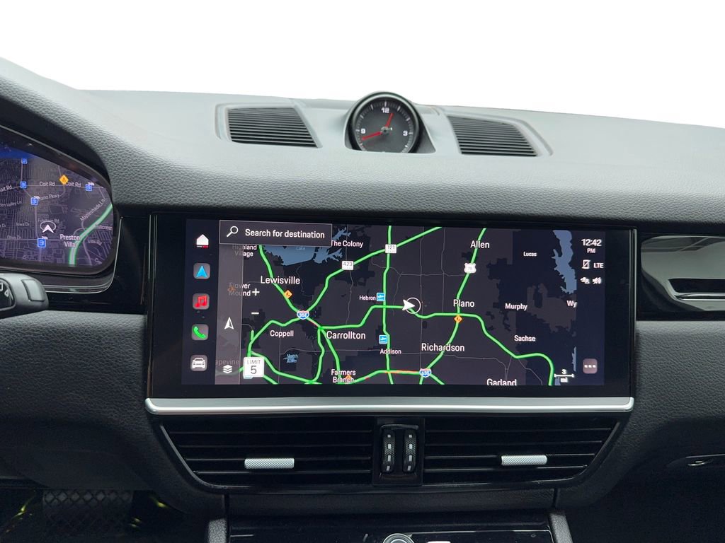 Used 2023 Porsche Cayenne image 24