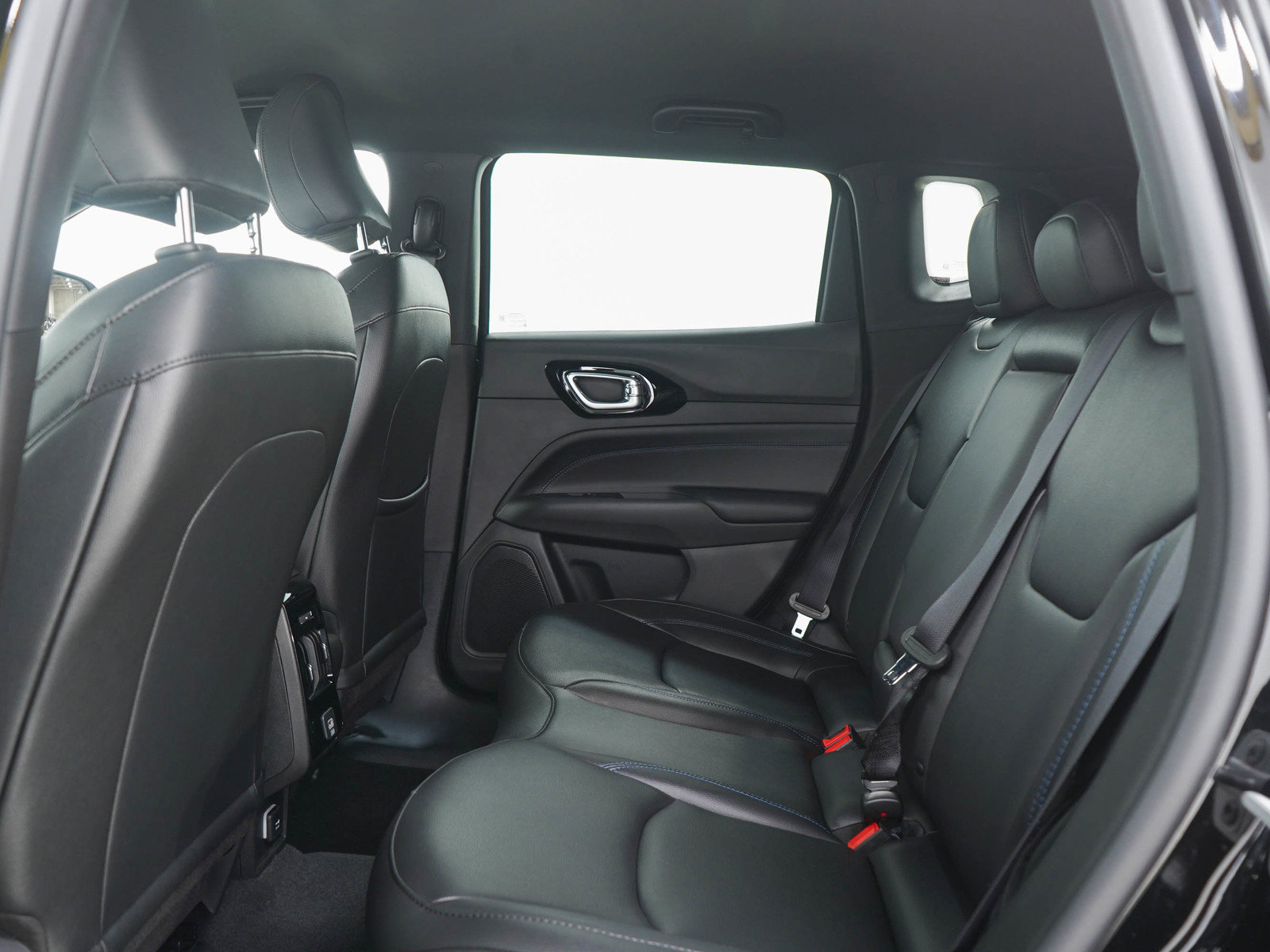 Used 2026 Jeep Compass Limited AWD/4WD image 19