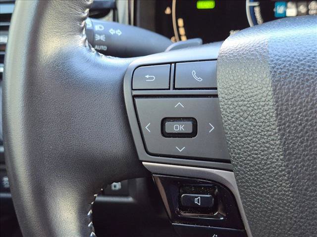 Used 2025 Toyota Camry SE FWD image 5