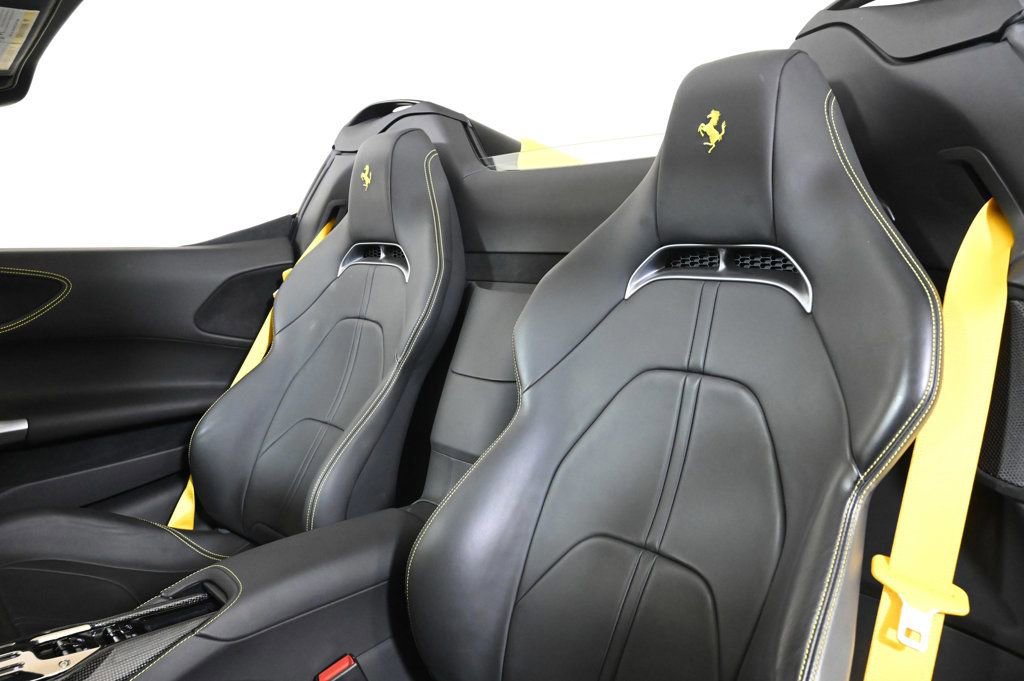 Used 2022 Ferrari SF90 Spider Base image 4