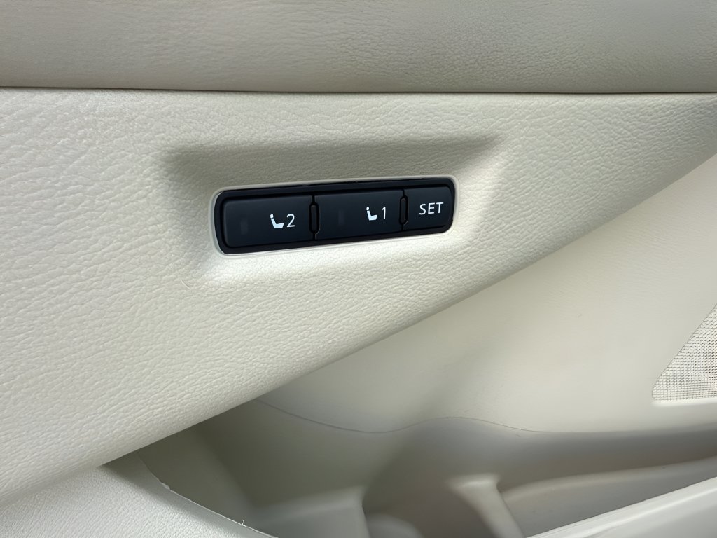 Used 2017 Nissan Murano Platinum w/ Platinum Technology Package FWD image 29