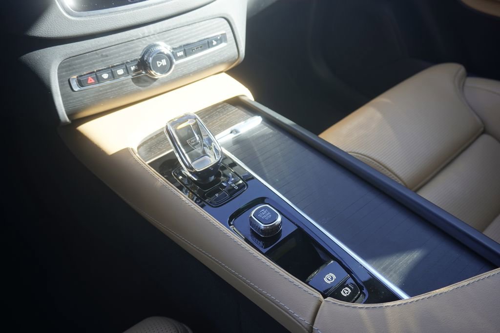 Used 2023 Volvo XC90 B6 Ultimate image 14