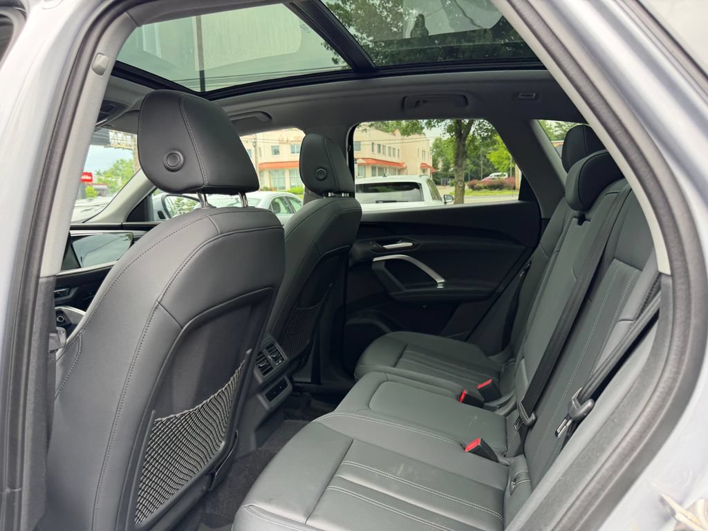Used 2025 Audi Q5 Premium w/ Convenience Package AWD/4WD image 27