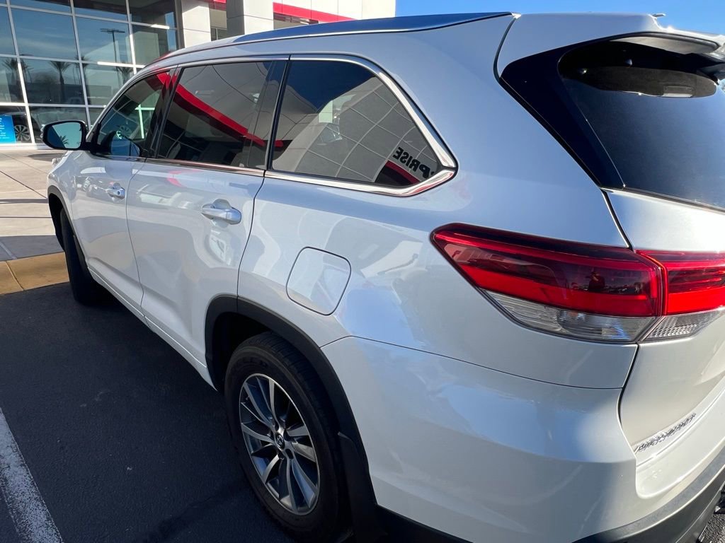 Used 2018 Toyota Highlander XLE image 4