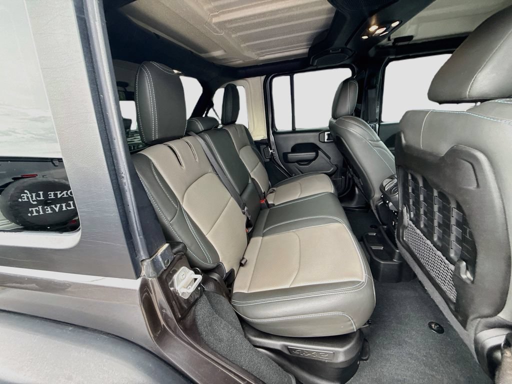 Used 2022 Jeep Wrangler Unlimited Rubicon 4xe AWD/4WD image 31