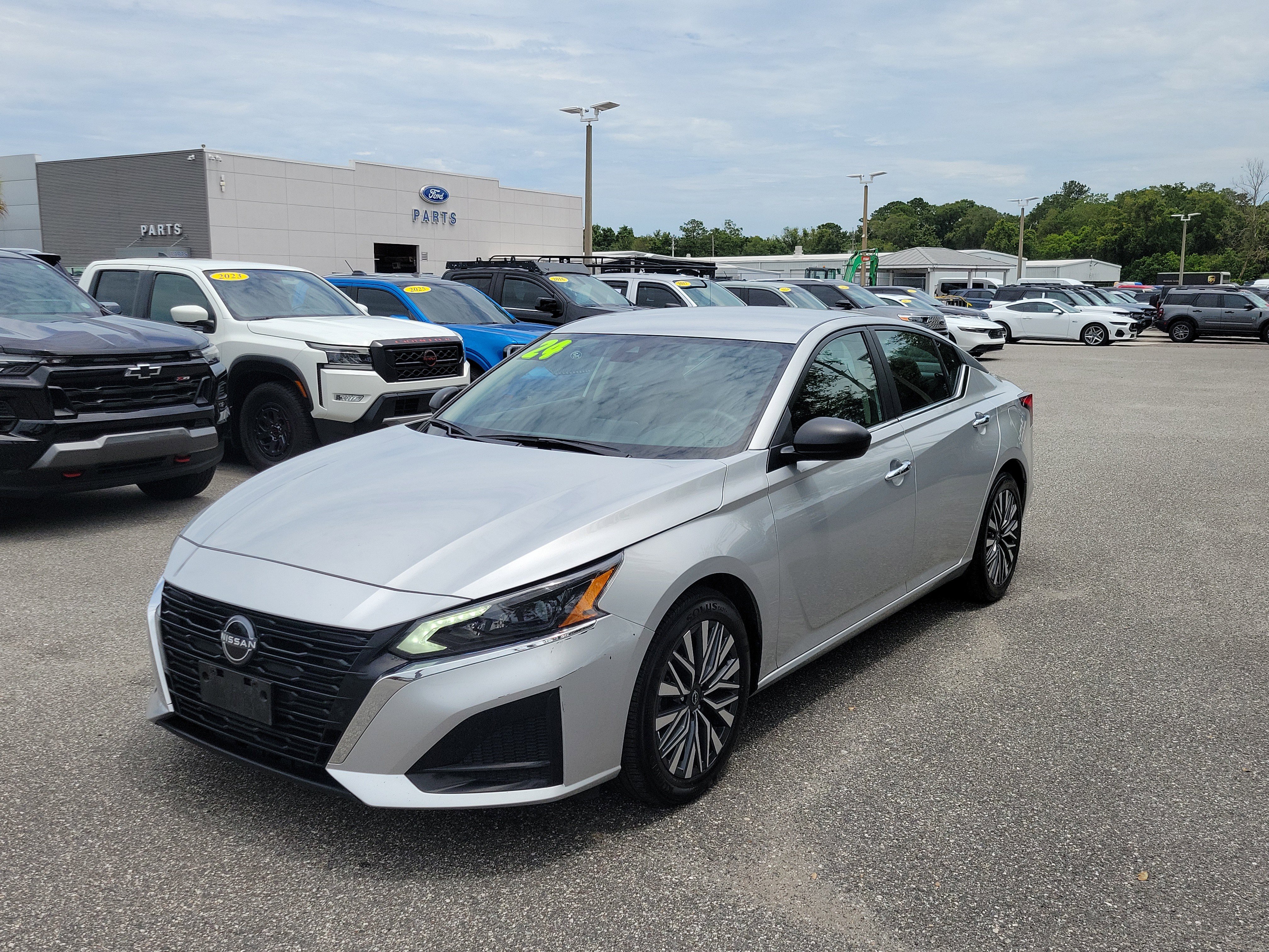 Used 2024 Nissan Altima 2.5 SV