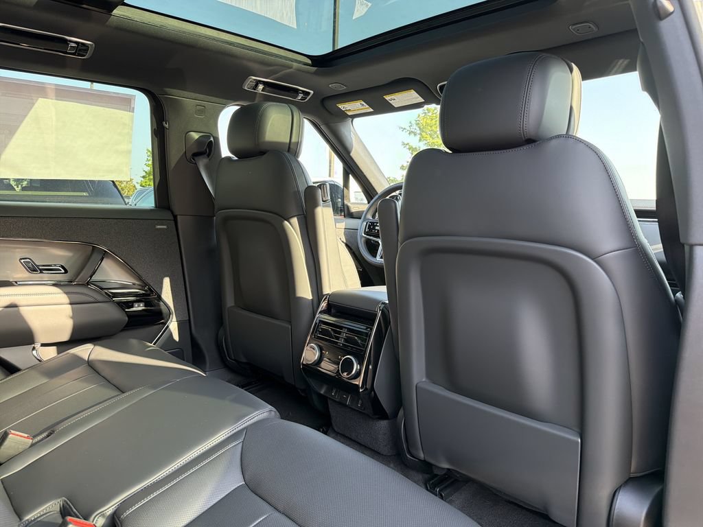 New 2026 Land Rover Range Rover Sport SE AWD/4WD image 9