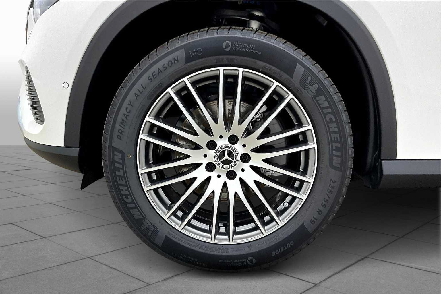 New 2025 Mercedes-Benz GLC 300 image 11