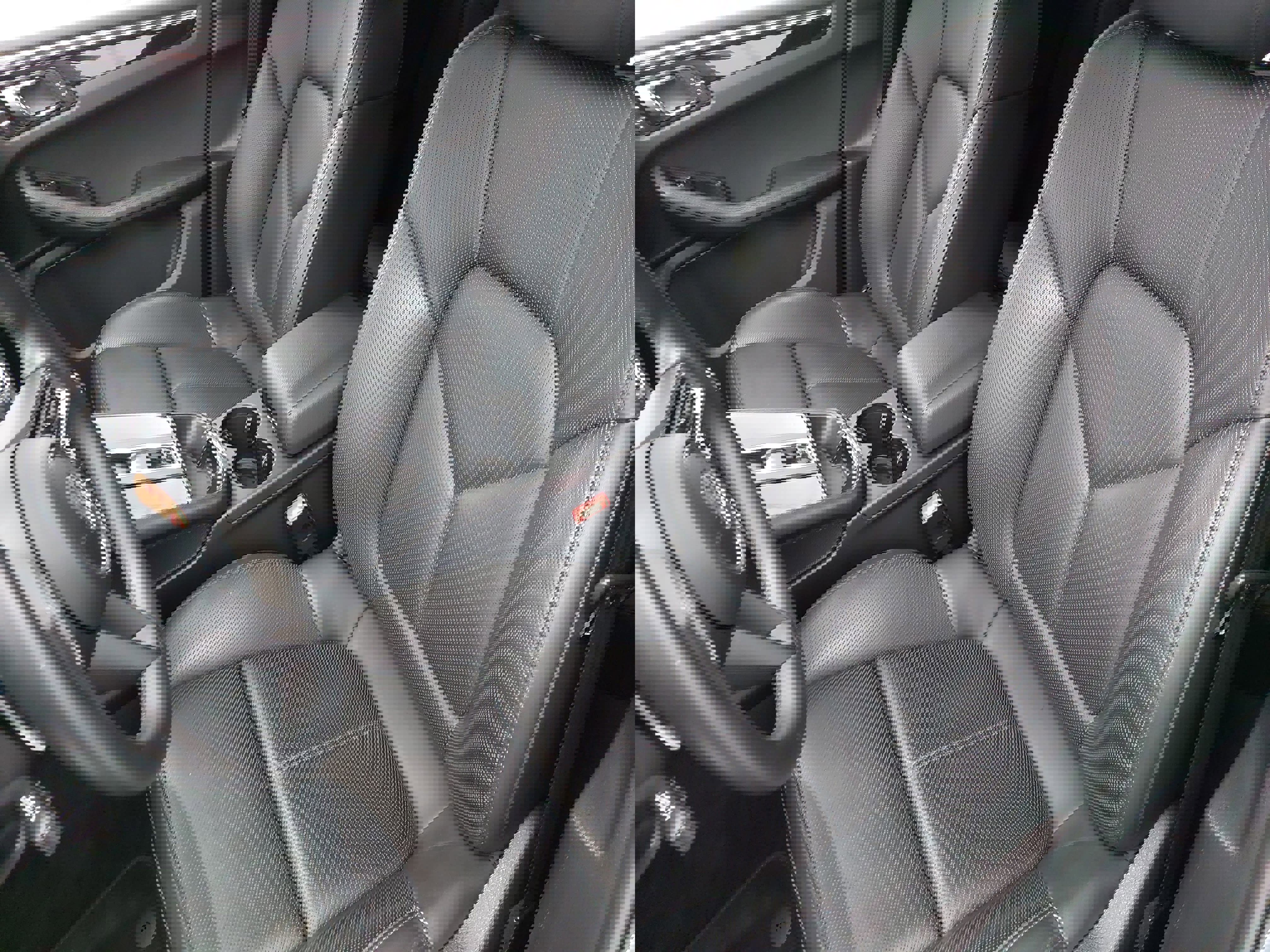 Certified 2023 Porsche Macan Turbo image 17