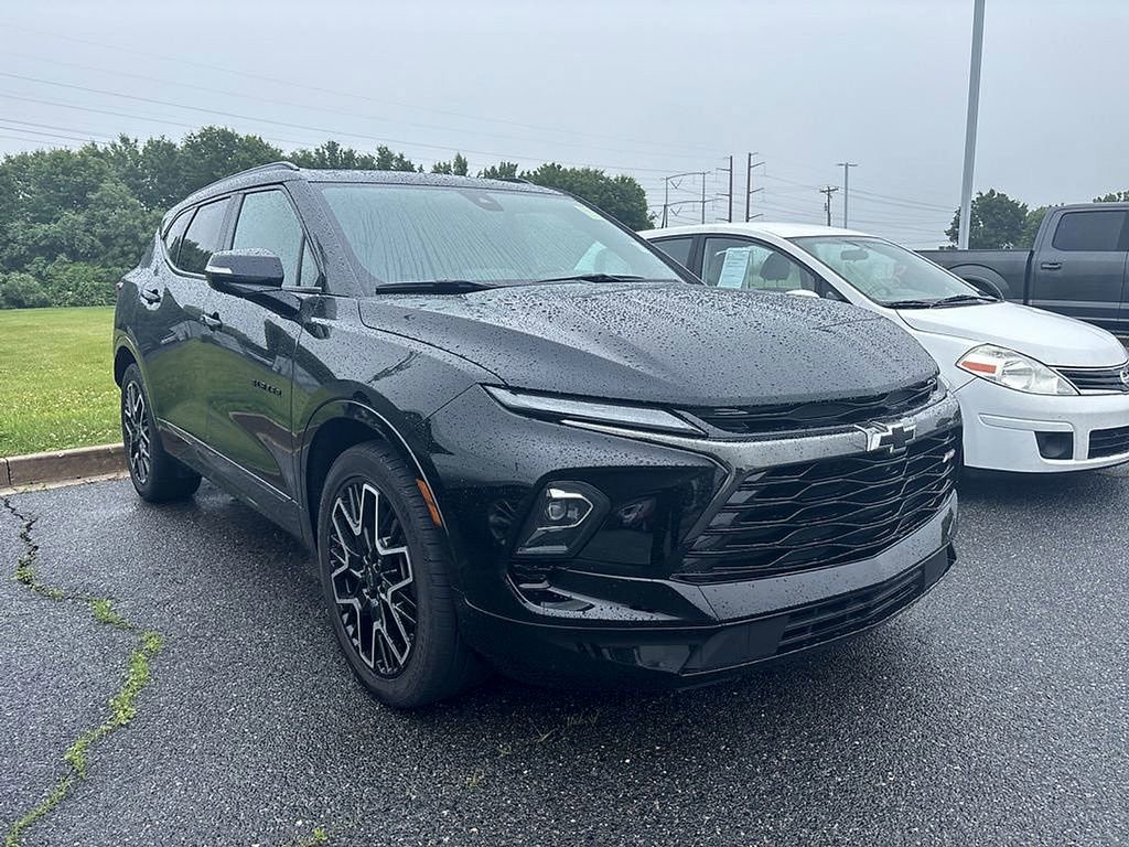Used 2023 Chevrolet Blazer RS w/ Driver Confidence II Package AWD/4WD image 2