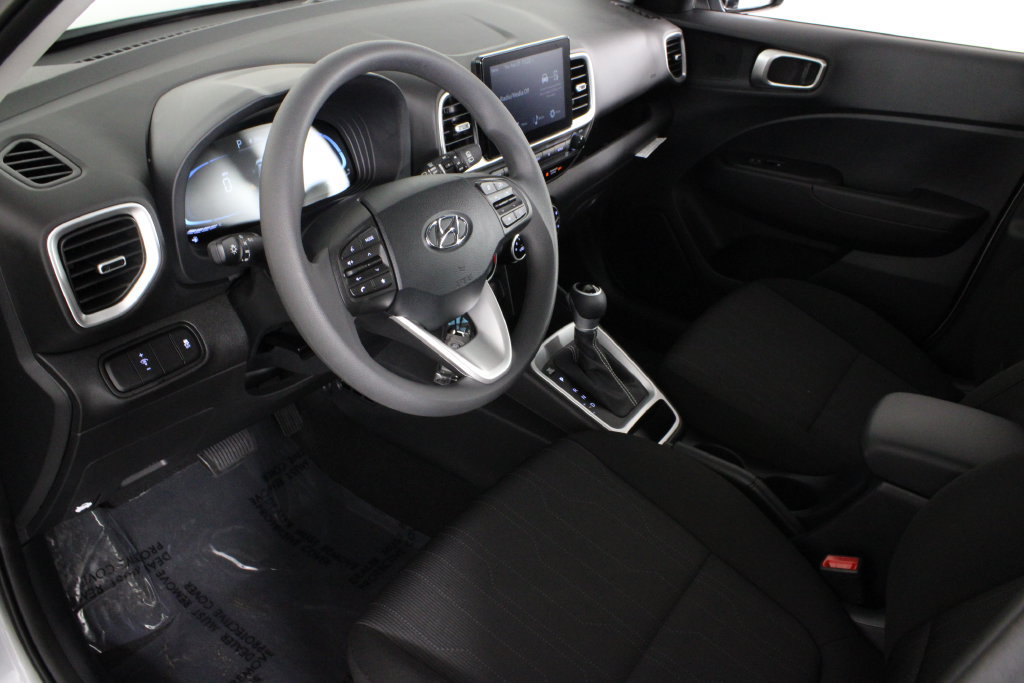 Certified 2026 Hyundai Venue SE FWD image 19