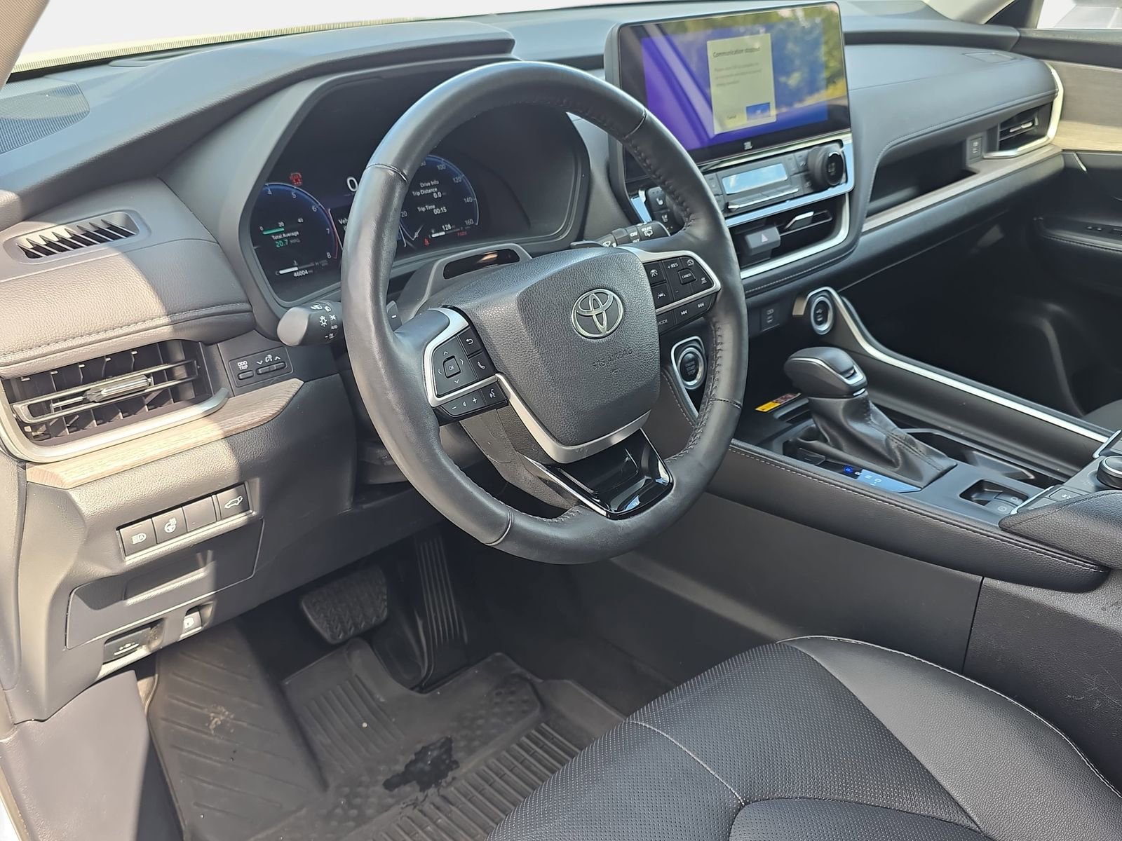Used 2024 Toyota Grand Highlander AWD image 17