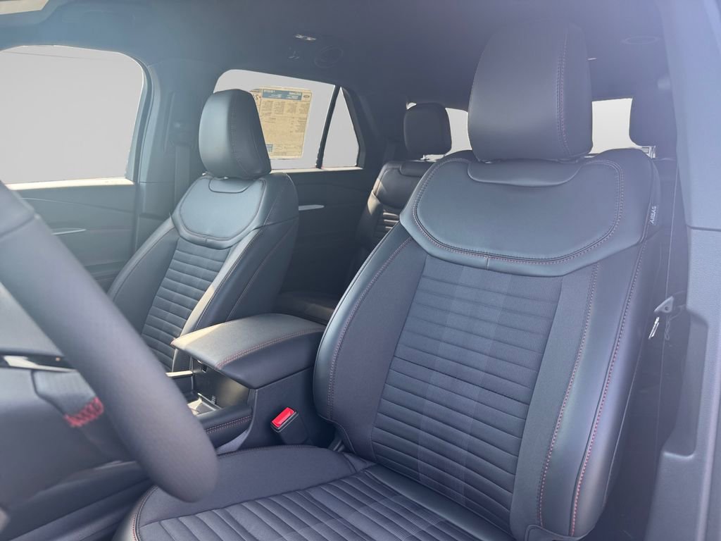 New 2026 Ford Explorer ST-Line w/ ST-Line Street Pack image 9