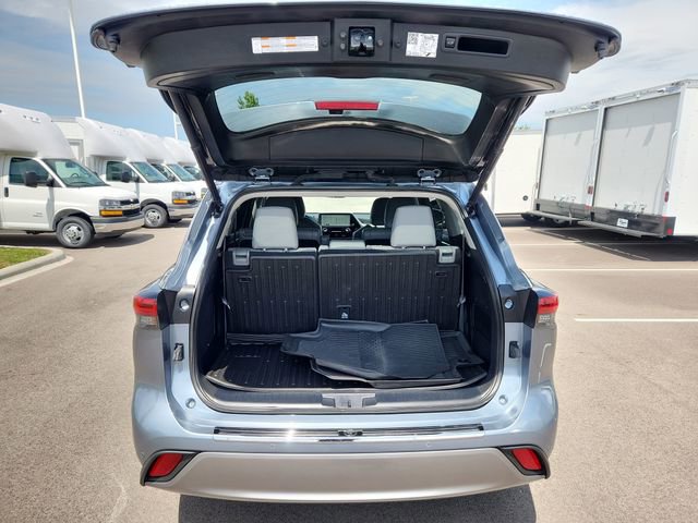 Used 2023 Toyota Highlander Platinum AWD/4WD image 33