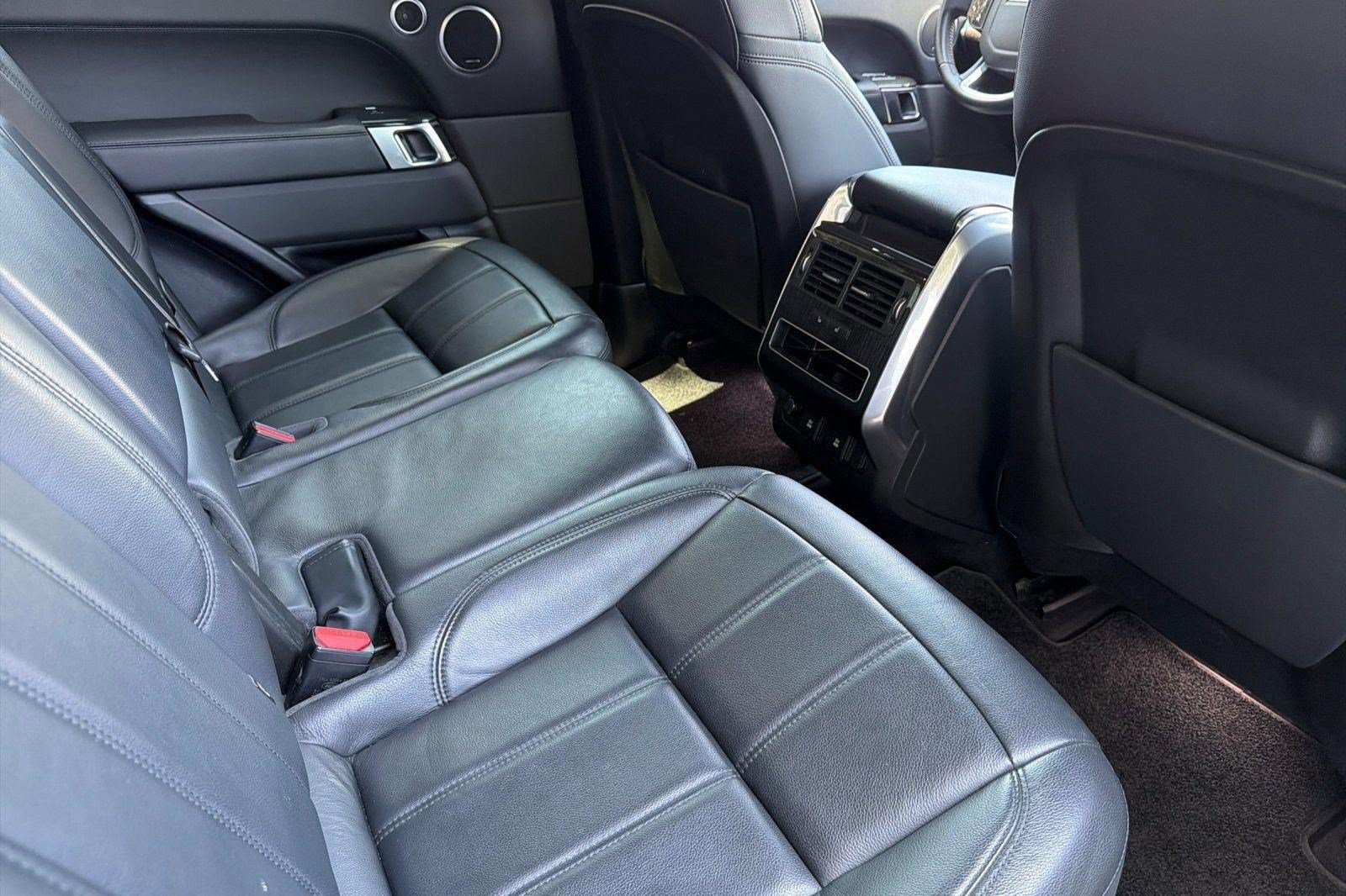 Used 2019 Land Rover Range Rover Sport SE AWD/4WD image 32
