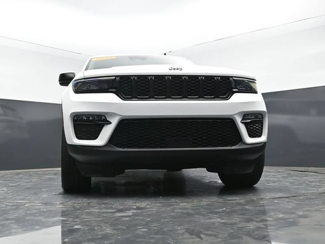 Used 2023 Jeep Grand Cherokee Limited w/ Black Appearance Package AWD/4WD image 61
