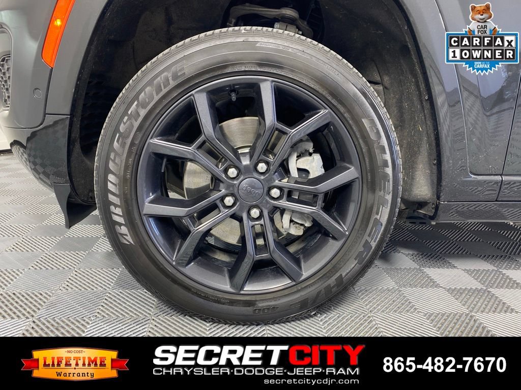 Used 2023 Jeep Grand Cherokee 30th Anniversary AWD/4WD image 8