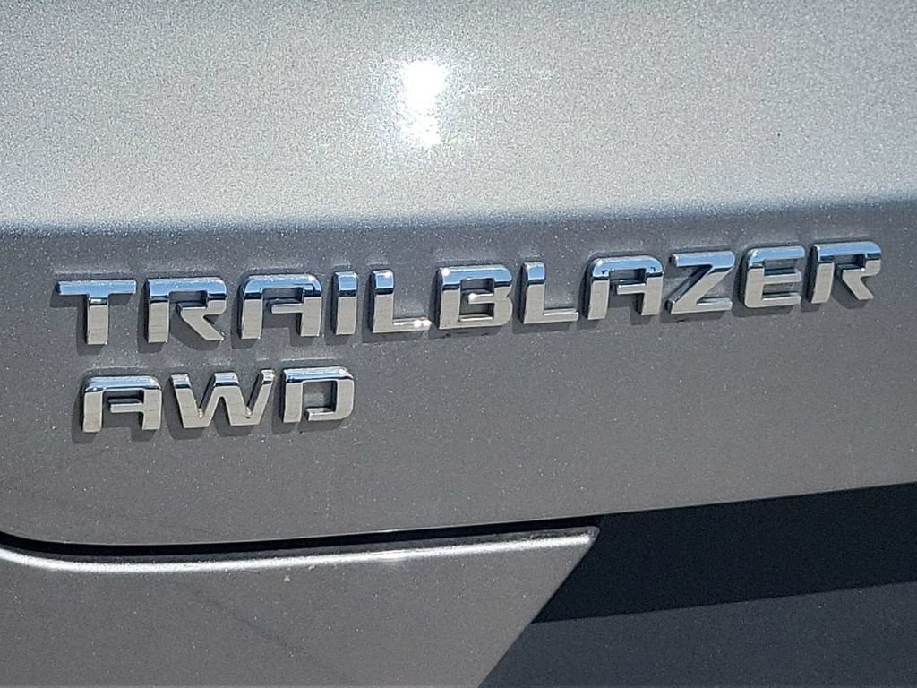 Used 2023 Chevrolet TrailBlazer LT w/ Convenience Package AWD/4WD image 37