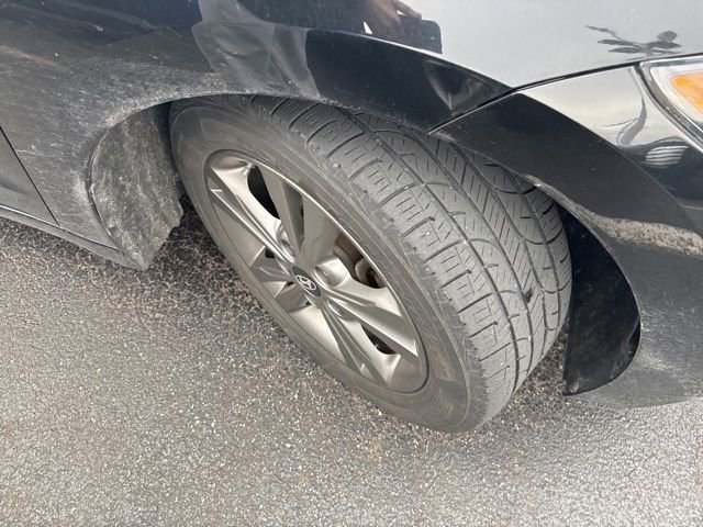 Used 2017 Hyundai Elantra SE image 6